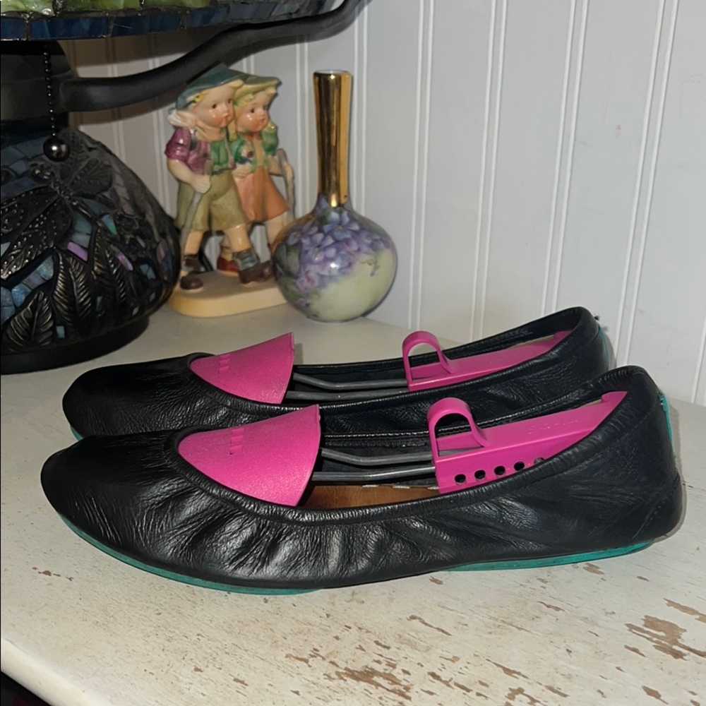 Tieks Women's Black ballet flats size 8